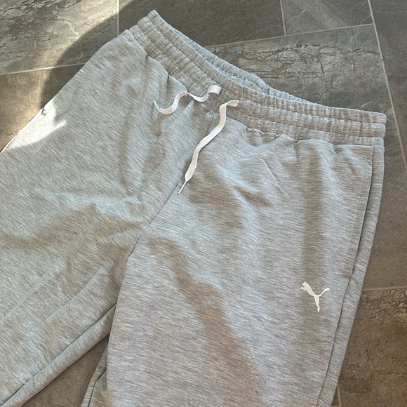 Puma, lightweight, sweatpants size large NWT polyester, VISCOSE, ELASTANE - Picture 2 of 9